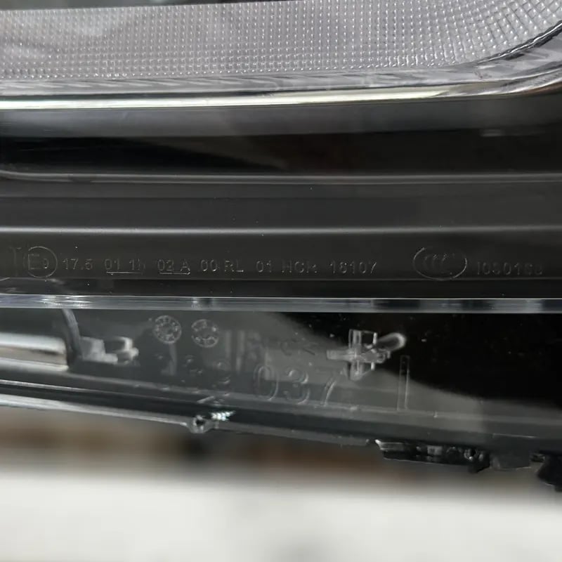 Phares BMW Série 5 (G30) Look Laser — Style LCI — Feux de Jour CSL Jaunes/Blancs — Phase 1 & Phase 2 2018–2023 thumbnail 7