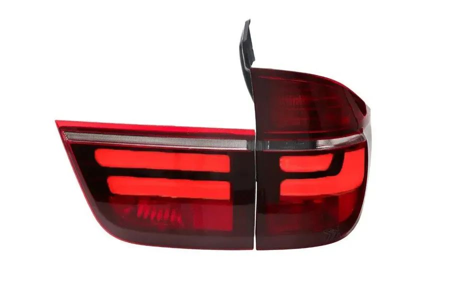 E70 LCI-style tail light — Red housing