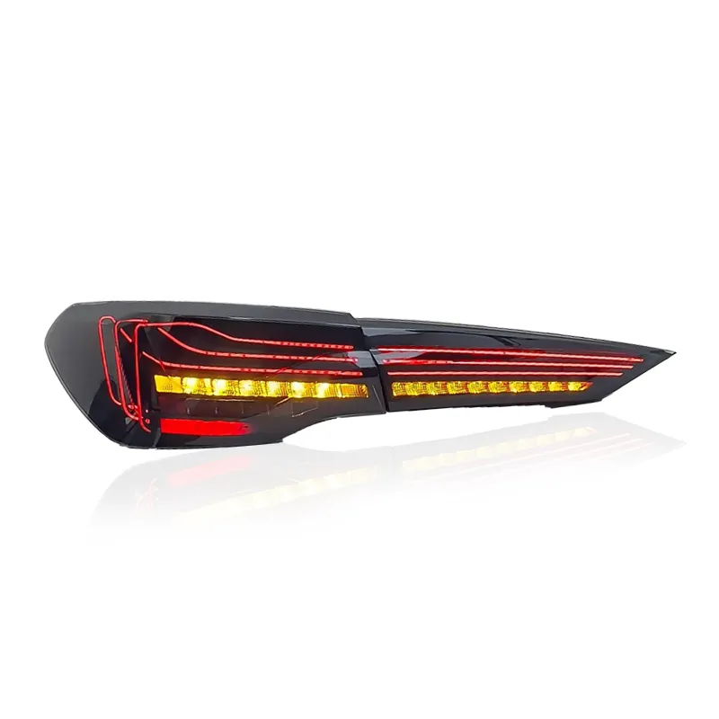 BMW G22 CSL laser-style taillight with sequential amber indicator sweeping across the filaments