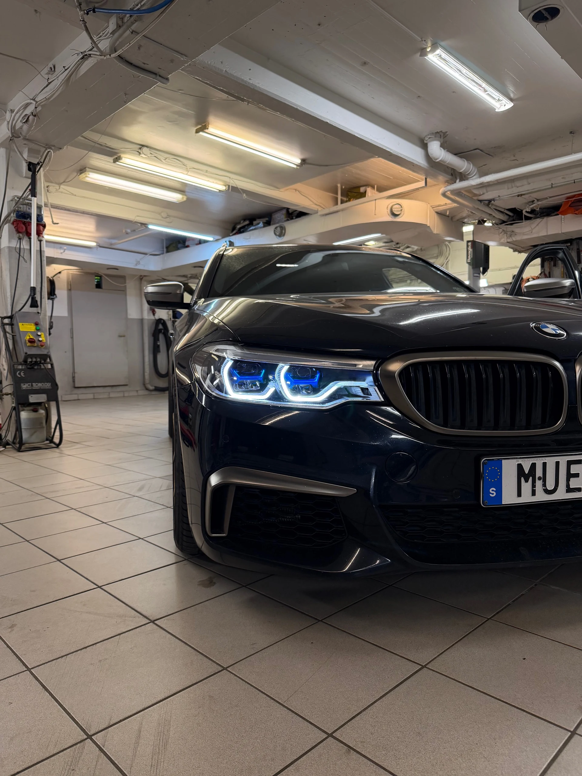 Review by Tobias for ELERON BMW G30 Pre-LCI LED Headlights - Switchable CSL Yellow DRLs (2017-2020)